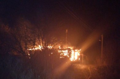 ​Рыльские огнеборцы на ликвидации пожара в с. Козино