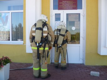 ​Пожарно -тактические занятия в медвенском центре народного творчества