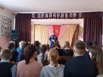 ​О задачах гражданской обороны беловским школьникам
