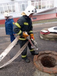 ​Пожарно-строевая подготовка Октябрьских огнеборцев