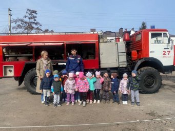Малыши гостях у огнеборцев Золотухинского района