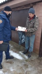 ​Проведение инструктажей и рейдов в Хомутовке продолжаются