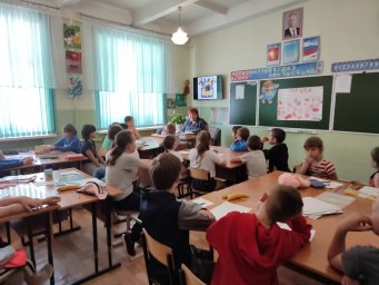 ​Профилактическая беседа в пришкольном лагере.
