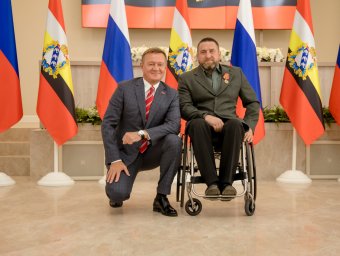 ​Роман Старовойт наградил выдающихся спортсменов памятными медалями &laquo;80 лет Победы в Курской битве&raquo;