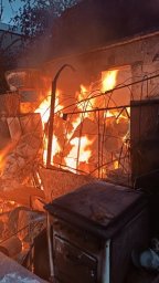 ​Огнеборцы ПЧ Октябрьского района на тушении дачи