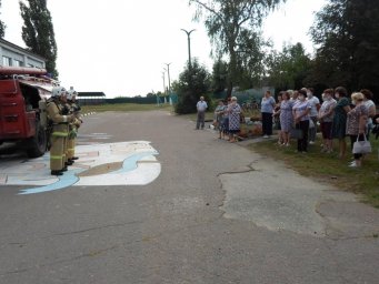 ​Пожарные ПЧ Беловского района провели показательное занятие