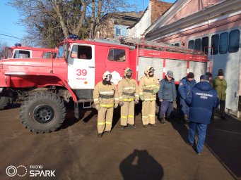 ​Рыльские огнеборцы изучают район выезда