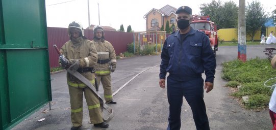 ​Кореневские пожарные в детском лагере &laquo;Заря&raquo;