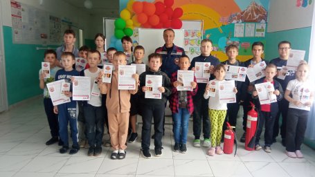 ​Беседа по правилам пожарной безопасности с детьми в Золотухинском районе