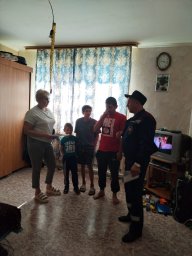 ​Глушковские огнеборцы проводят совместную профилактику пожаров