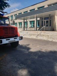 ​Дмитриевские пожарные тушили условный пожар в столовой школы