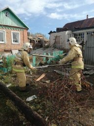 ​Огнеборцы  ППС на ликвидации последствий стихии во Льговском районе
