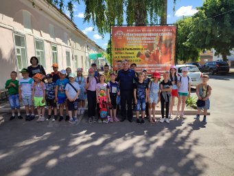 ​Пришкольный лагерь в гостях у рыльских пожарных.