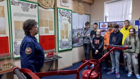 ​Ребята из СОШ № 27 на экскурсии в Пожарно-спасательном музее