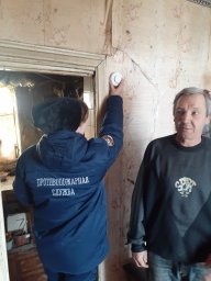 ​Установка пожарных извещателей в Дмитриевском районе
