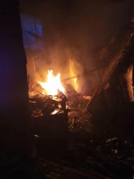 ​Огнеборцы ПЧ Курского района на тушении возгорания