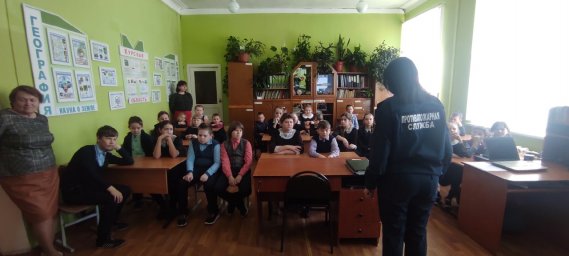 ​Пожарная безопасность паникинским школьникам