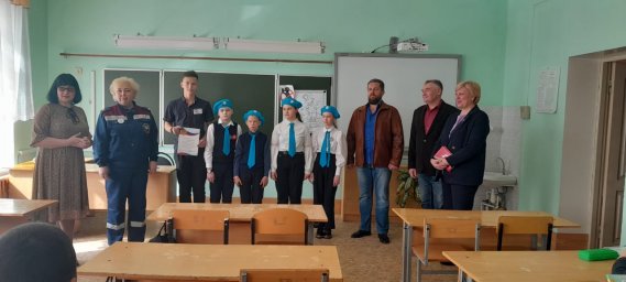 ​Юному помощнику огнеборцев Курского района - заслуженная награда