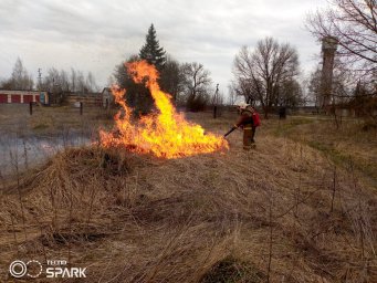 ​Рыльские и Железногорские борцы с огнем