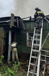 О​гнеборцы ПЧ Солнцевского и Дмитриевского районов на тушении пожаров