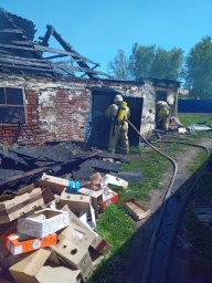 ​Огнеборцы-спасатели Обоянской ПЧ на пожаре и ДТП