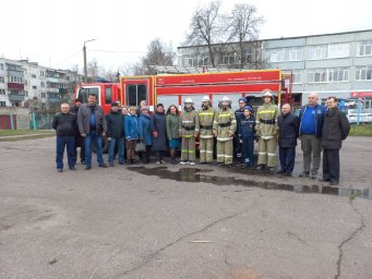 Показательные выступления кадет пожарных-спасателей