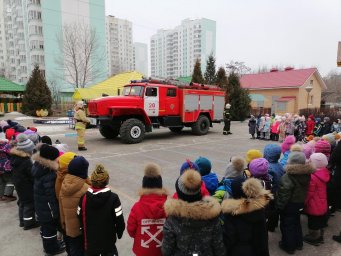 ​В гости приехали пожарные
