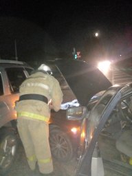 ​Огнеборцы-спасатели Противопожарной службы Курской области на ликвидации последствий ДТП