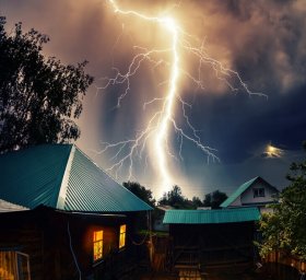​Молниезащита спасет дом