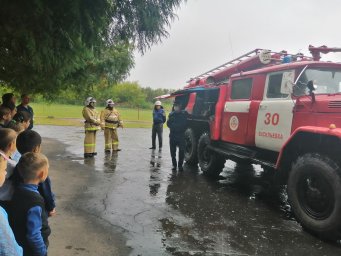 ​Конышевские пожарные в гостях МКОУ &laquo;Васильевская СОШ&raquo;