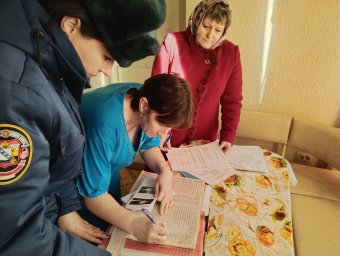 ​Установка пожарных извещателей в многодетных семьях п.Медвенка