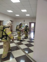 ​Хомутовские огнеборцы провели пожарно-тактические учения