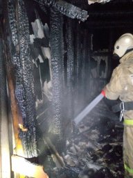 Рыльские огнеборцы спасли домашнюю птицу из горящего сарая