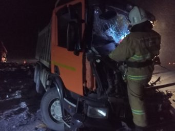 ​Курские спасатели на ликвидации ДТП с &laquo;грузовиками&raquo;