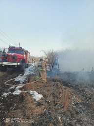 ​Обоянские огнеборцы потушили сарай