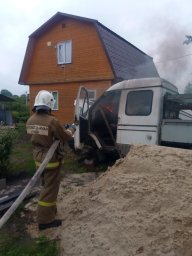 ​Теткинские огнеборцы на тушении пожара в "Газели"