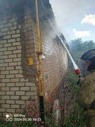​Огнеборцы Железногорского района потушили дом на ул. Прибалочная