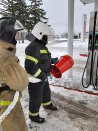 ​Октябрьские огнеборцы провели учения на АЗС