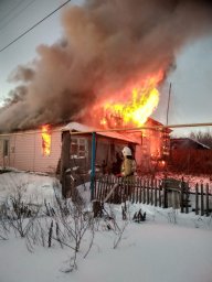 ​Пожарные Фатежского района потушили дом в д.Басовка