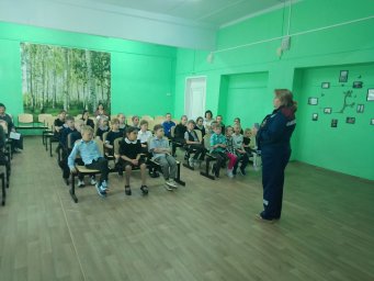 ​Работники ПЧ Октябрьского района в гостях у ребят в МКОУ &laquo;Лобазовская СОШ&raquo;