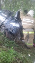 Глушковские пожарные ликвидировали последствия ДТП
