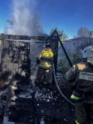 ​Огнеборцы Солнцевского района на тушении возгораний и ДТП