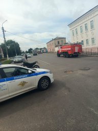​Рыльские огнеборцы на ликвидации последствий ДТП