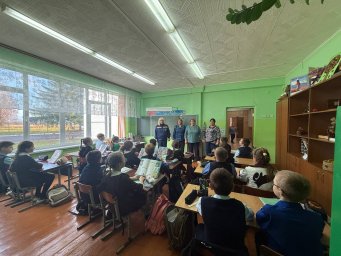 ​Занятие по пожарной безопасности в МБОУ &laquo;Шумаковская СОШ&raquo;