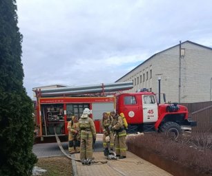 ​Фатежские пожарные на пожарно-тактических учениях с применением СИЗОД