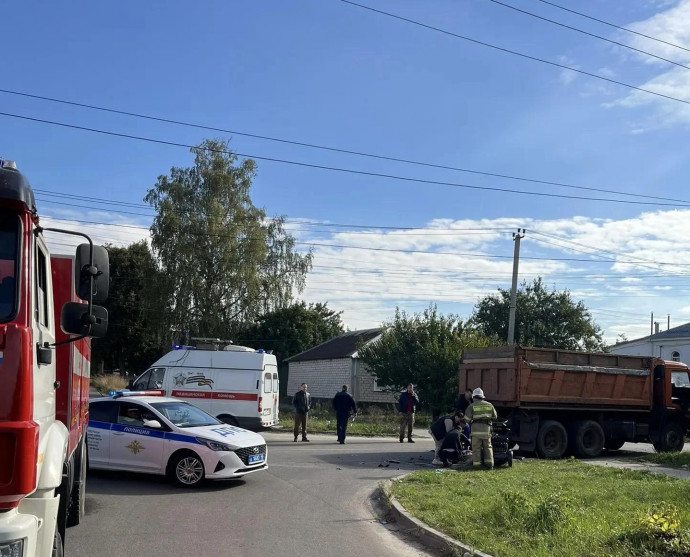 ​Огнеборцы на ДТП в городе Обояни