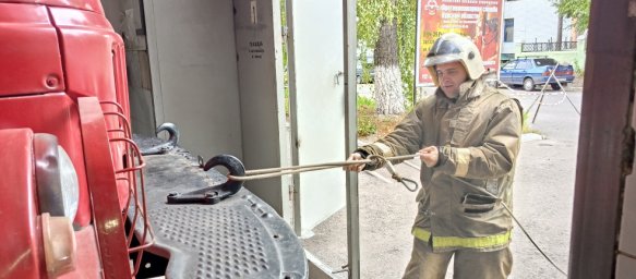 ​Рыльские пожарные сдали квартальные зачеты