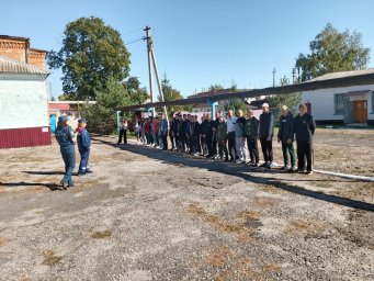 ​Тимские огнеборцы провели учебную эвакуацию в школе и рассказали о ППБ