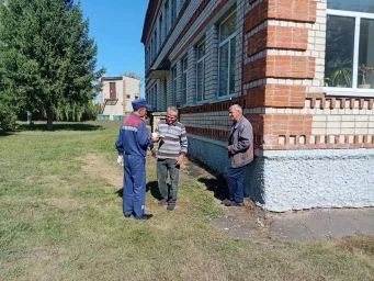 ​Жителям села Большое Жирово Фатежского района рассказали о безопасности
