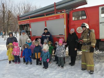 Мантуровские огнеборцы провели ПТЗ на объекте "Сеймский детсад" Мантуровские огнеборцы провели ПТЗ на объекте "Сеймский детсад"